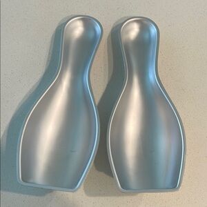 Wilton Silver Bakeware Set with Satin Finish